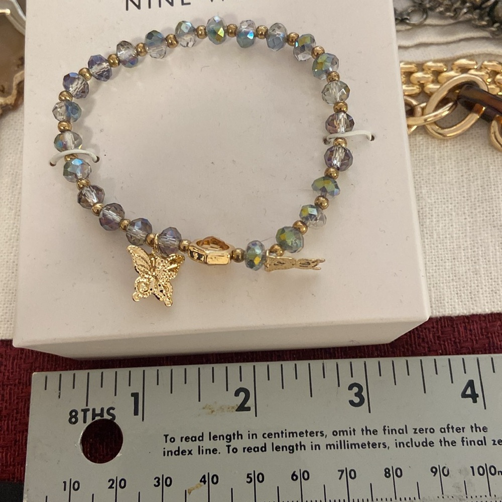 Nine West smokey AB Beads w butterfly charms stretch bracelet nib 7" - Picture 5 of 5